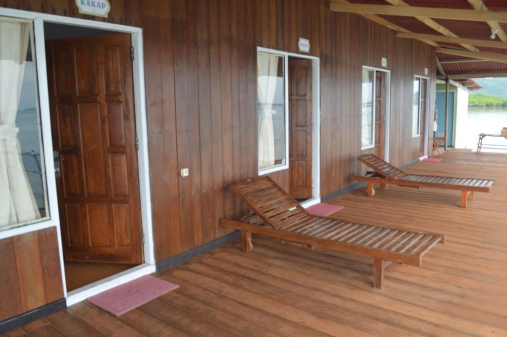 Kamar Apung AC 2p di Asri Resort (Pinggir Laut)