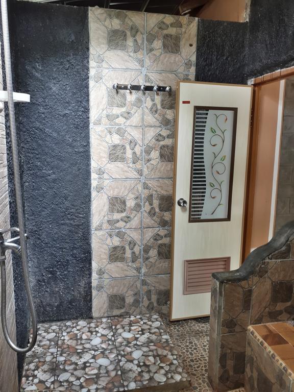 Kamar Family 4p di Sunrise hills (Bukit View Laut)