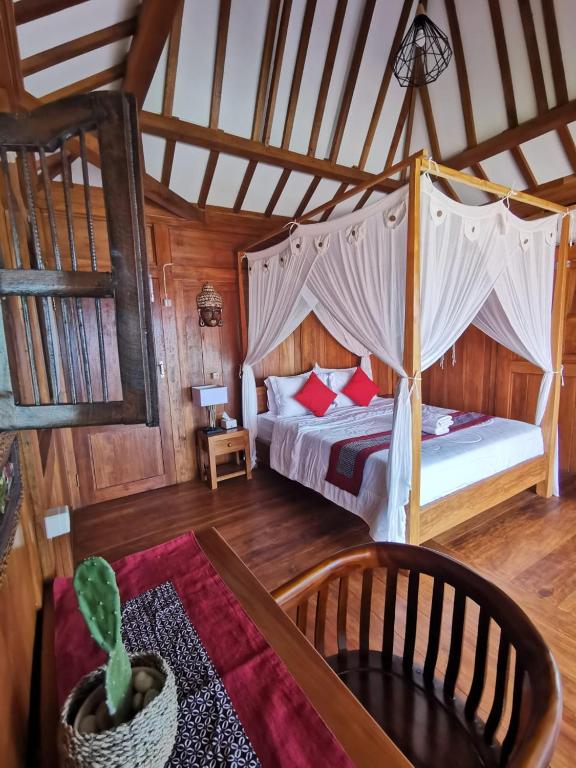 Kamar Bungalow 2p di Mirable Joglo Village Resort (Bukit View Laut)