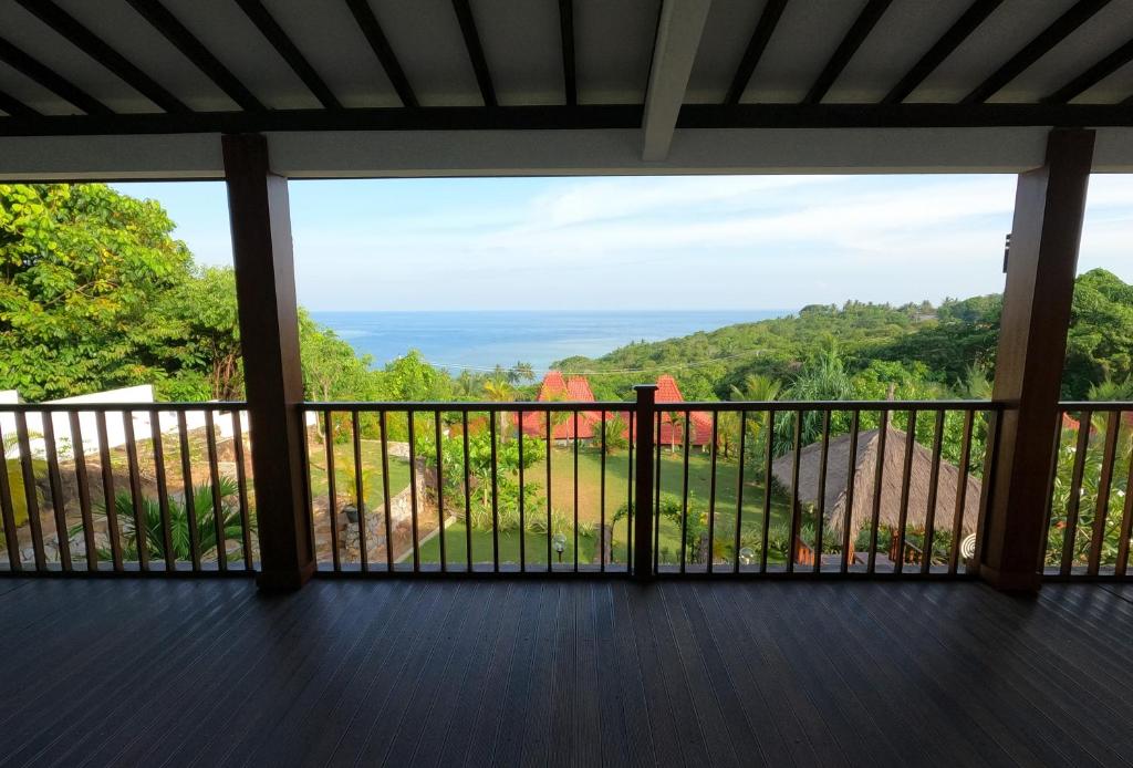 Kamar Full Villa 8p di Mirable Joglo Village Resort (Bukit View Laut)