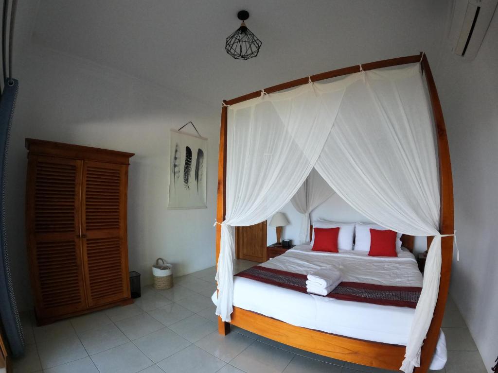 Kamar Full Villa 8p di Mirable Joglo Village Resort (Bukit View Laut)