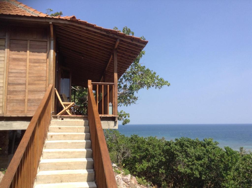 Kamar Bungalow View Sea 2p di Cocohut Resort (Bukit View Laut)