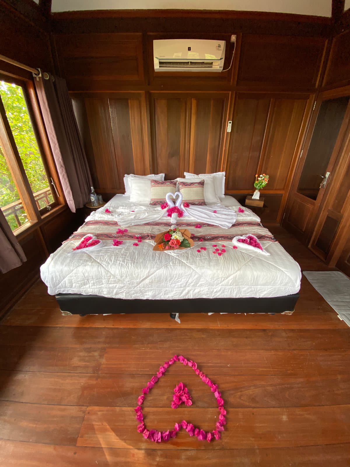 Kamar Honeymoon Room 2p di Big K Hostel (Bukit View Laut)