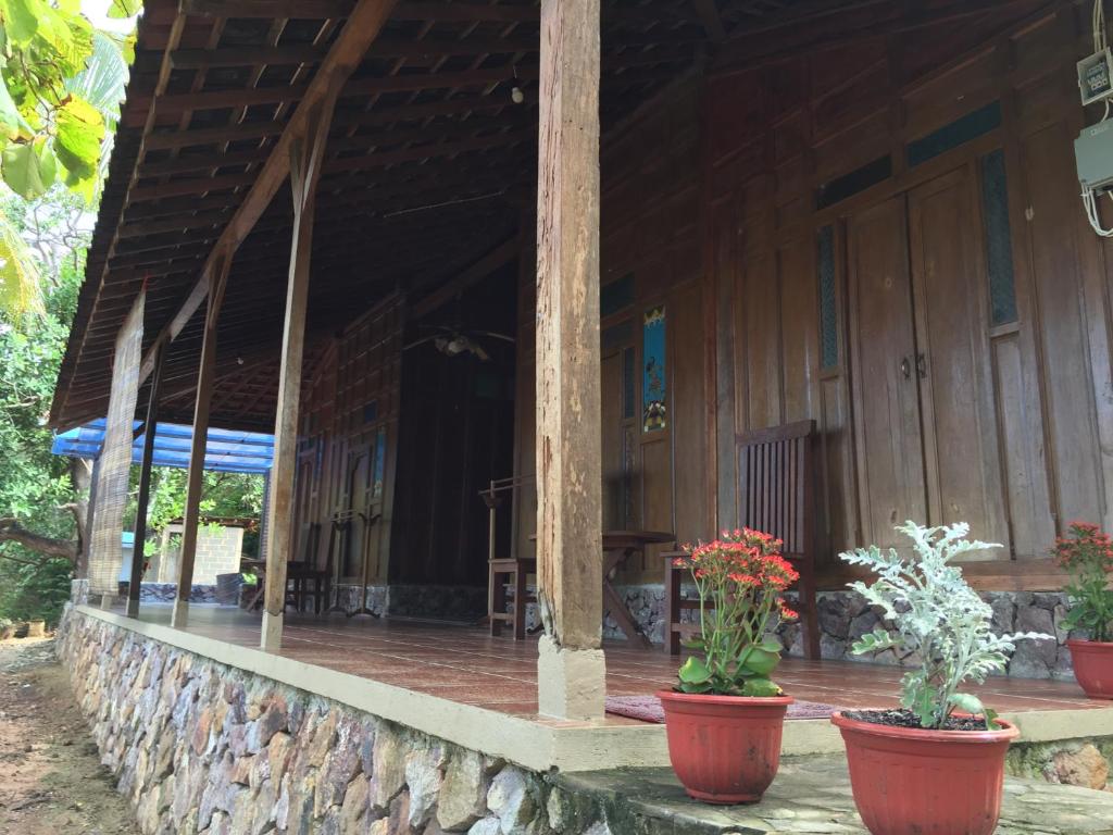 Kamar Economy Twin Bed 2p di Cocohut Resort (Bukit View Laut)