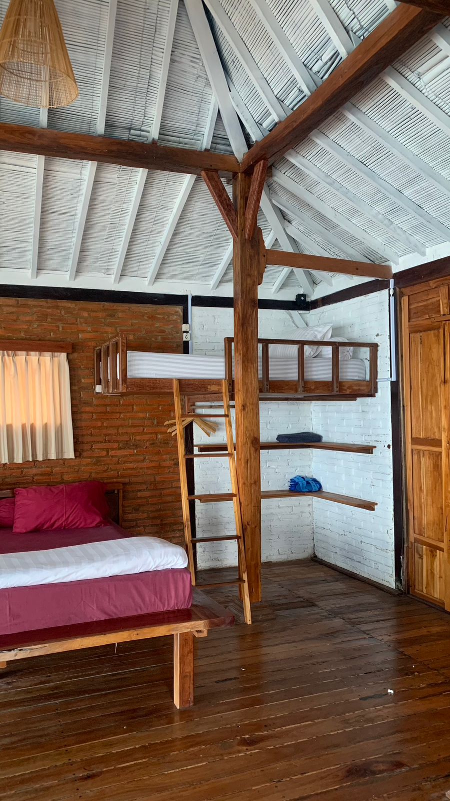 Kamar Cemara Cottage 6-8p di Omah Alchy Cottage & Resort (Pinggir Laut)