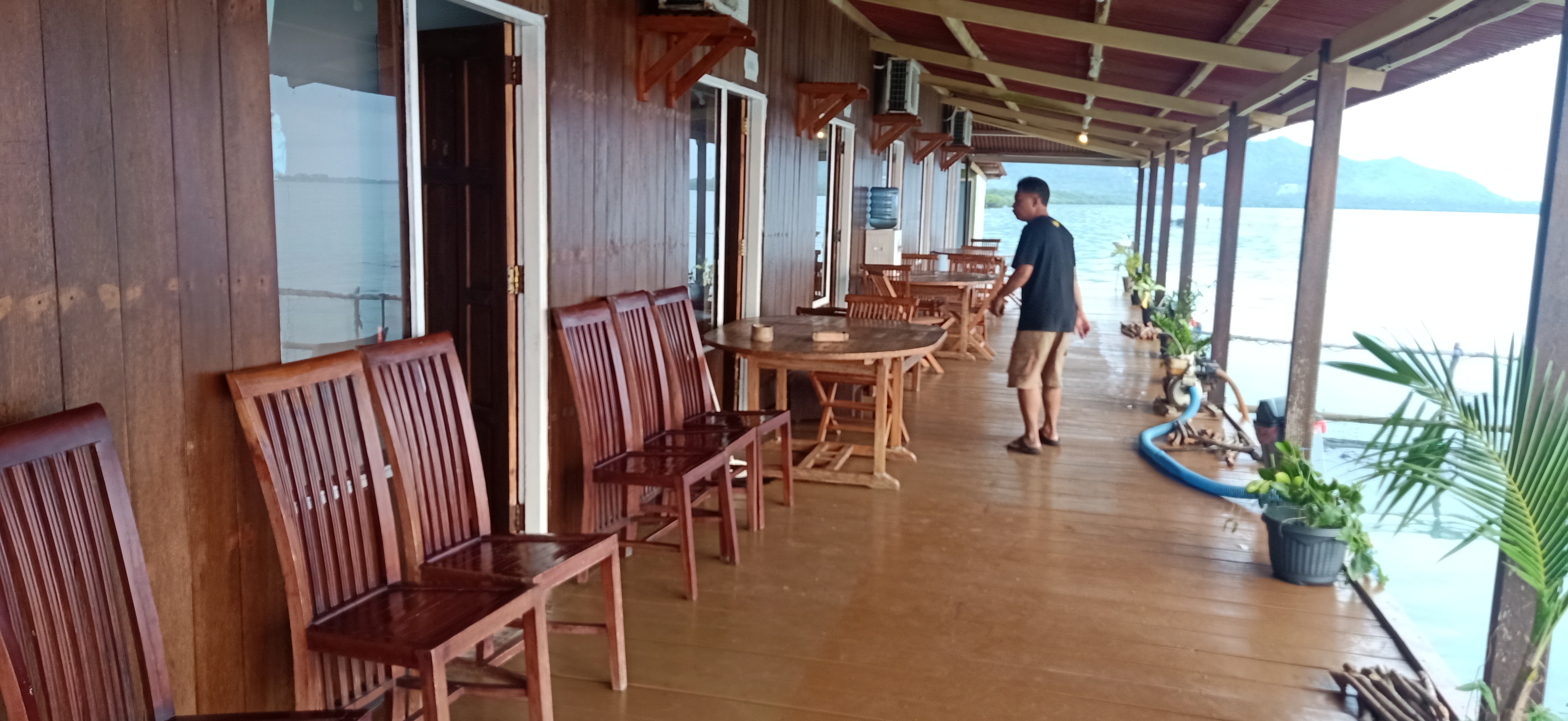 Kamar Apung AC 2p di Asri Resort (Pinggir Laut)