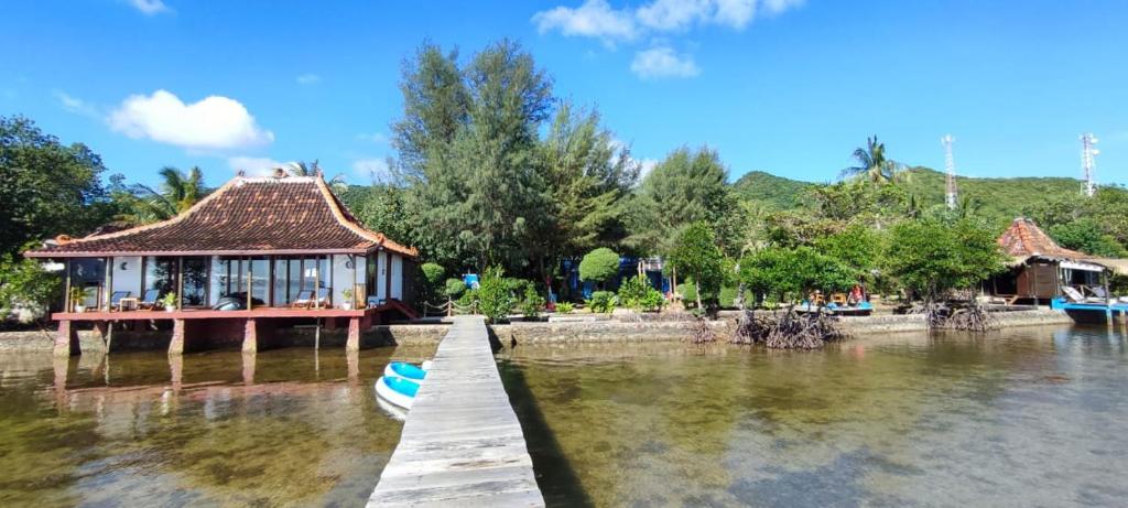 Omah Alchy Cottage & Resort (Pinggir Laut)