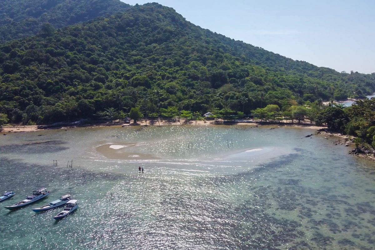 Pantai Anora (Hanora)